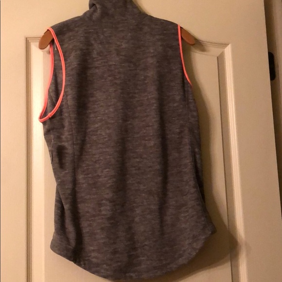 Old Navy grey tank sweater - Picture 3 of 4